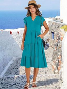 Outzidr - Teal Round Neck Tiered With Pockets Midi Dress