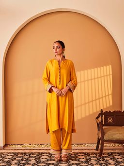 Bo Tree - Yellow Parizeau Kurta with Pant (Set of 2)