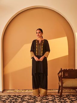 Bo Tree - Black Zehra Kurta with Pant (Set of 2)