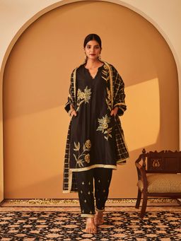 Bo Tree - Black Afreen Kurta with Pant and Dupatta (Set of 3)