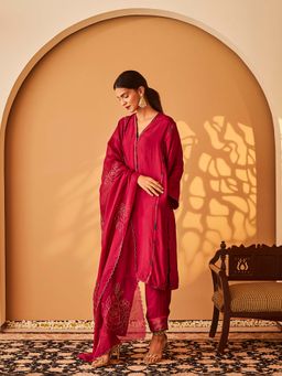 Bo Tree - Magenta Saher-E-Dil Kurta with Pant and Dupatta (Set of 3)