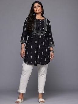 A plus by Ahalyaa - Womens Chic Monochrome Style Black & White Printed Tunic