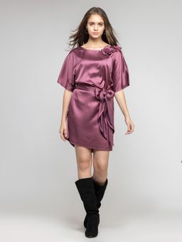SHAYE - Boat Neck Mauve Solid Short Sleeves Party Dress for Women with Belt