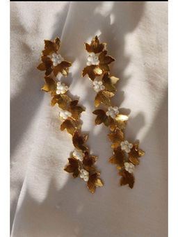 Aarjavee - Gold Petal Danglers