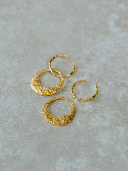 Aarjavee - Golden Roop Earring