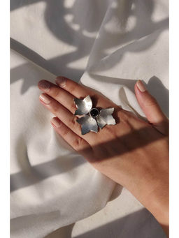 Aarjavee - Three Petal Silver Ring