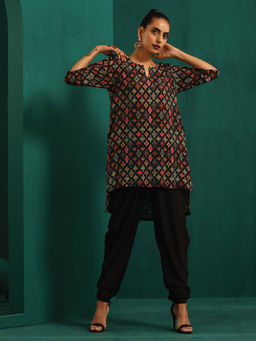 trueBrowns - Black Ikat Muslin Silk Printed High Low Kurta And Dhoti Pant (Set of 2)