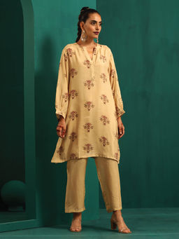 trueBrowns - Beige Floral Bunch Muslin Silk Printed Relaxed Co-Ord (Set of 2)