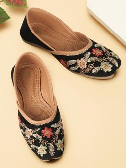 FREEPLAY - Kids Black Ethnic Wear Juttis