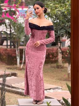 Tandul - Women Pink Velvet Off-Shoulder Maxi Dress