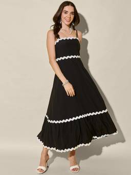 QIOA - Black Ruffled Trim Flowy Dress