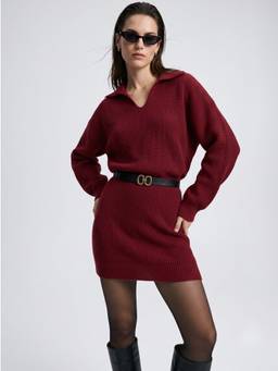 Outzidr - Maroon Full Sleeve Collared Neck Dress With Belt