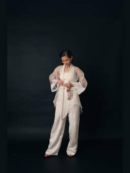 THE RIGHT CUT - White Fleur Sheer Jacket