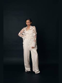 THE RIGHT CUT - White Pearl Floret Shirt