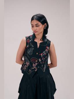 THE RIGHT CUT - Eden Waist Coat Top