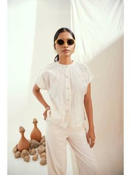 THE RIGHT CUT - Oatmilk Linen Kantha Short Top