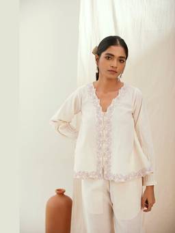 THE RIGHT CUT - Oatmilk Linen Hand Embroidery A-Line Cut Short Top