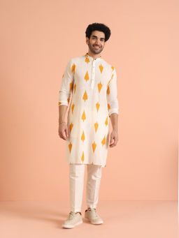 KISAH - Mens Off White Printed Kurta with Pant (Set of 2)