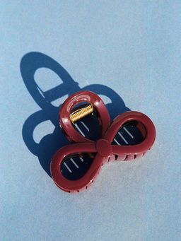 Pomelo - Oversized High Gloss Resin Bow Shaped Hair Claw Clip Detail