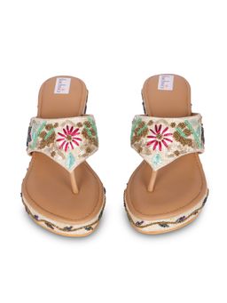 Fuchsia by Aashka Mehta - Floral Breeze Kolhapuri Sandal