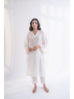 Avaasya Jaipur - The Daffodil Ivory Kurta Pants (Set of 2)