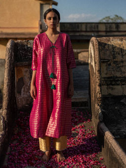 PRIYANKA RAAJIV - Neima + Nara - Pink Brocade Kurta With Silk Brocade Pants (Set of 2)