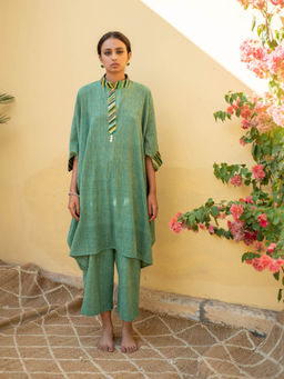 PRIYANKA RAAJIV - Sadeh - Green Cotton Kaftan Style Co -ord With Patchwork Detailing (Set of 2)