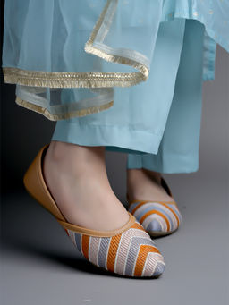 Shoetopia - Women Emberoidered Tan Ballerinas