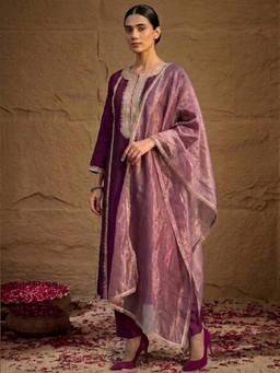 Gahan - Women Ethnic Motifs Embroidered Kurta with Pant & Dupatta