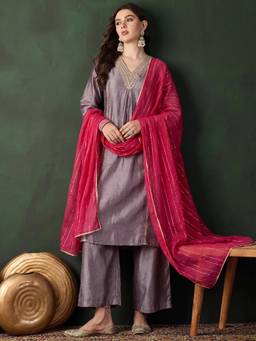 Gahan - Women Ethnic Motifs Thread Work Kurta with Pant & Dupatta