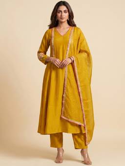 Gahan - Women Ethnic Motifs Embroidered Anarkali Kurta with Pant & Dupatta