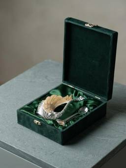 The Home Co - Peach Metal Swan Holder with 6 Dessert Spoons & Gift Box