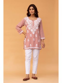 HOUSE OF KARI - Saba Chikankari Short Kurta In Rayon Cotton Peach