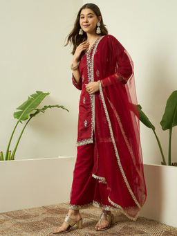 AVANSHEE - Women'S Chanderi Floral Maroon Kurta and Pant with Dupatta