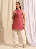 Pink color option, Currently selected