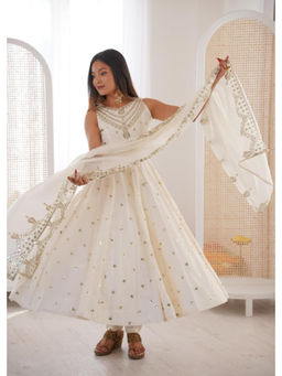 Mirraw - Women'S Silk Blend Embroidered White Anarkali and Pant with Dupatta