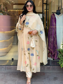 Mirraw - Women'S Cotton Floral Cream Kurta and Pant