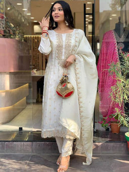 Mirraw - Women'S Chanderi Silk Embroidered White Kurta and Pant with Dupatta