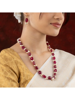 TOTAPARI - Tasselled Pearl And Ruby Red Necklace with Earrings