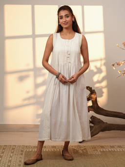 Rangsutra - Ishanvi White Sleeveless Cotton Dress