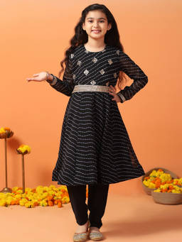 FASHION DREAM - Girl's Georgette Printed Black Kurta With Pant