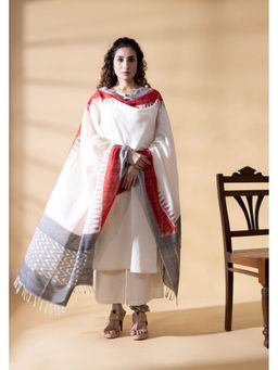 VASTRA RAAG - White Pochampally Double Ikat Cotton Dupatta