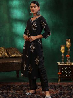 Libas - Black Floral Printed Straight Kurta with Pant (Set of 2)