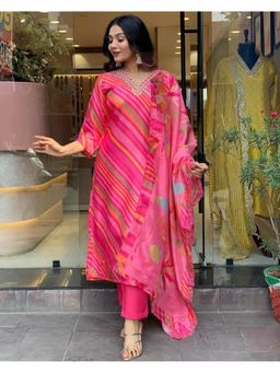 Gahan - Womens Viscose Rayon Straight Printed Kurta with Pant & Dupatta