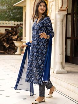 Gahan - Womens Viscose Rayon Straight Printed Kurta with Pant & Dupatta
