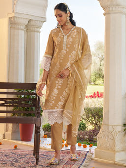 Heeposh - Jacquard Floral Embroidered Kurta with Pant and Dupatta (Set of 3)