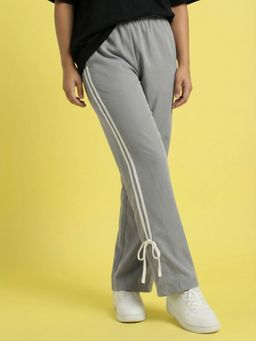 Buynewtrend - Grey Solid Straight Pant