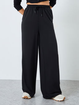 Styli - Black Solid Knitted Wide Trackpant