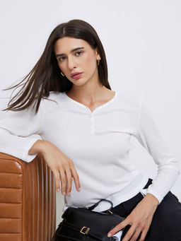 Styli - White Solid Polyester Regular Top