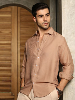 Campus Sutra - Men's Ash Brown Seersucker Shirt